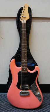 MUSIC MAN ELECTRIC GUITARMusic