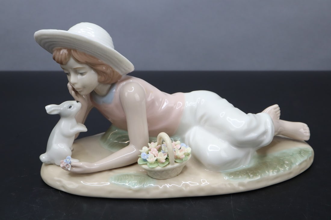 NADAL PORCELAIN FIGURINE, GIRL WITH
