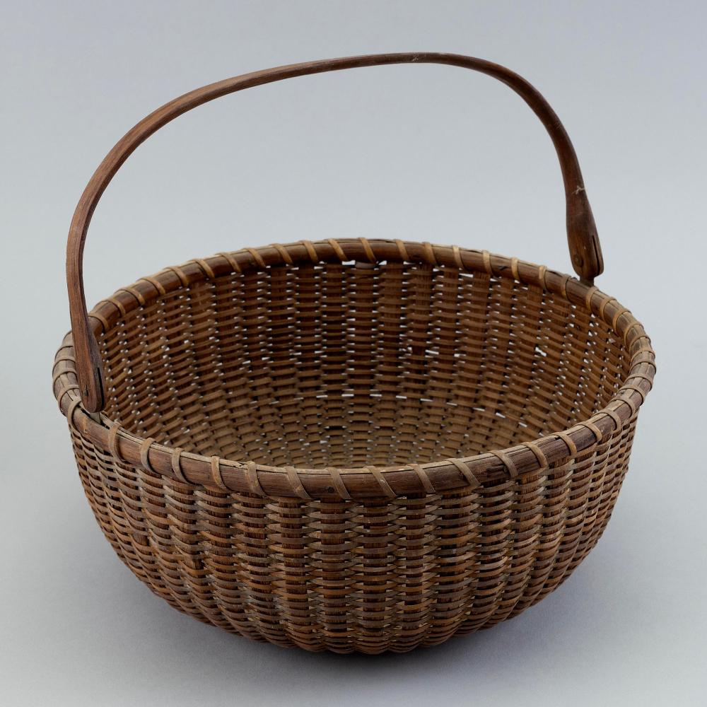 NANTUCKET LIGHTSHIP-STYLE BASKET