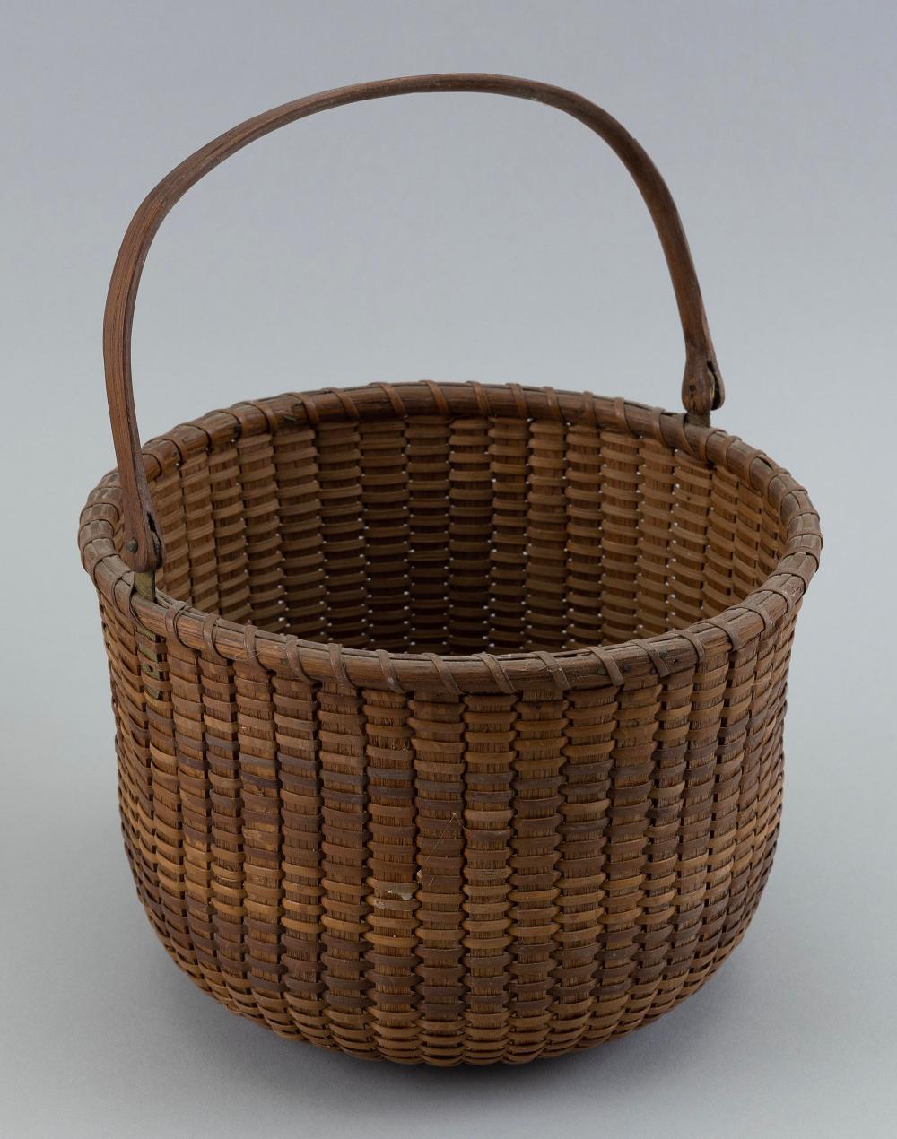 NANTUCKET LIGHTSHIP-STYLE BASKET