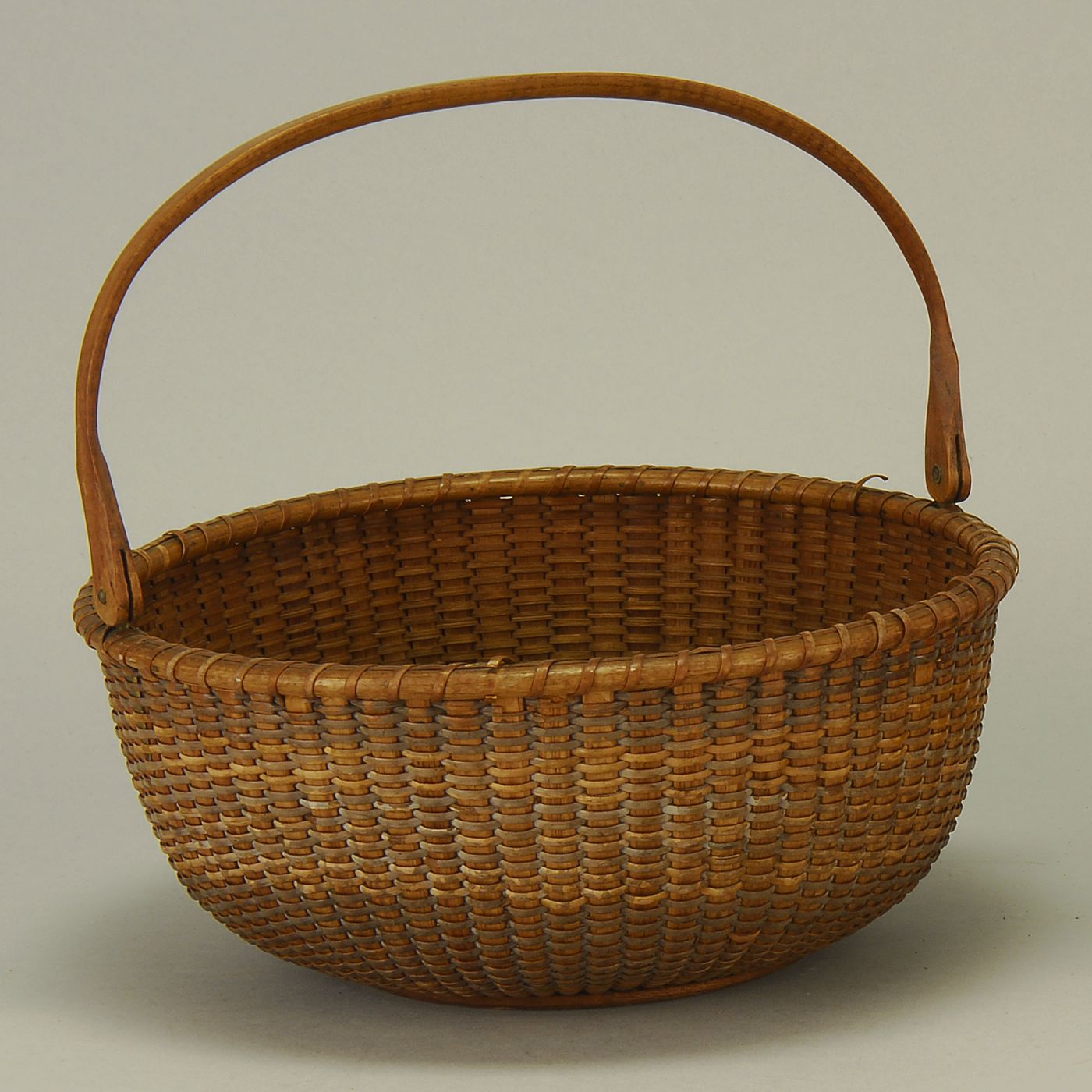 NANTUCKET SWING-HANDLED