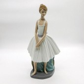 NAO BY LLADRO FIGURINE, BALLER
