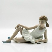 NAO BY LLADRO FIGURINE, RECLIN