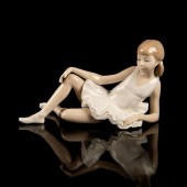 NAO BY LLADRO FIGURINE, RECLIN
