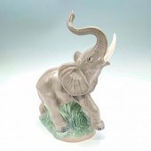 NAO BY LLADRO PORCELAIN ELEPHA