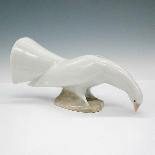 NAO BY LLADRO PORCELAIN FIGURINE,