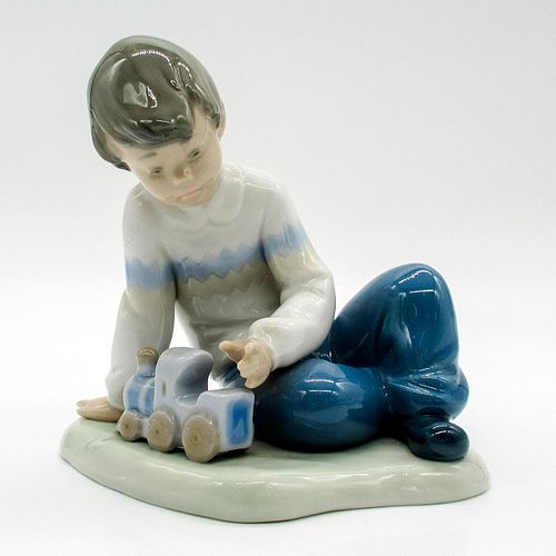 NAO BY LLADRO PORCELAIN FIGURINE,