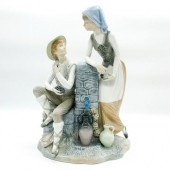 NAO BY LLADRO PORCELAIN FIGURI