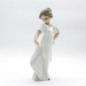 NAO BY LLADRO PORCELAIN FIGURI