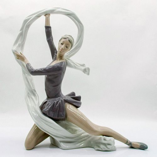 NAO BY LLADRO PORCELAIN FIGURINE,