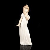 NAO BY LLADRO PORCELAIN FIGURI