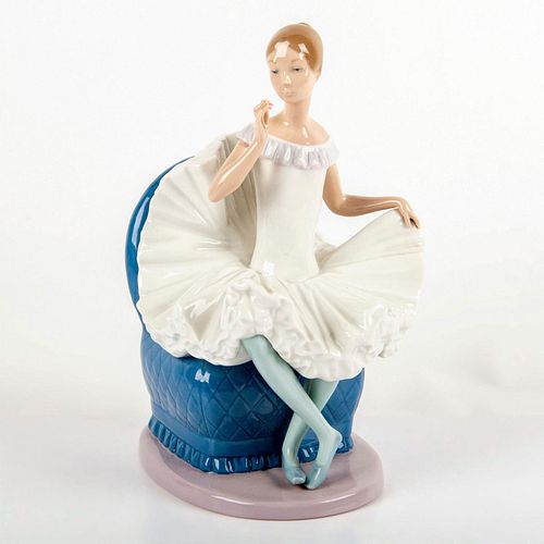 NAO BY LLADRO PORCELAIN FIGURINE,
