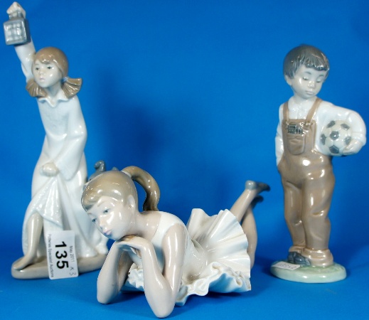 Nao Figures Girl with Lamp and