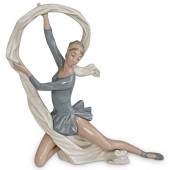 NAO LLADRO PORCELAIN FIGUREDES