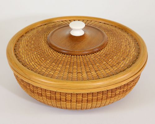 NAP PLANK ROUND NANTUCKET BASKET
