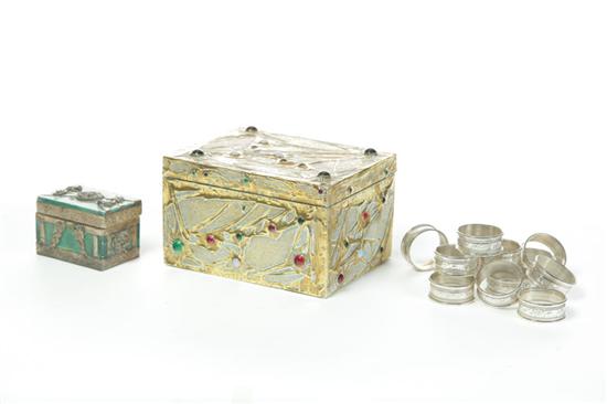 NAPKIN RINGS AND TWO BOXES. 