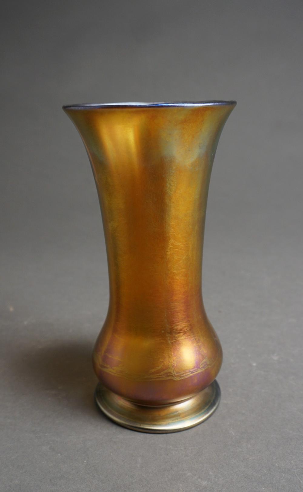 NASH GOLD IRIDESCENT GLASS VASE, H: