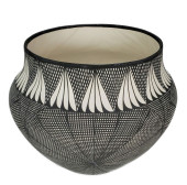 NATIVE AMERICAN ACOMA POTTERY