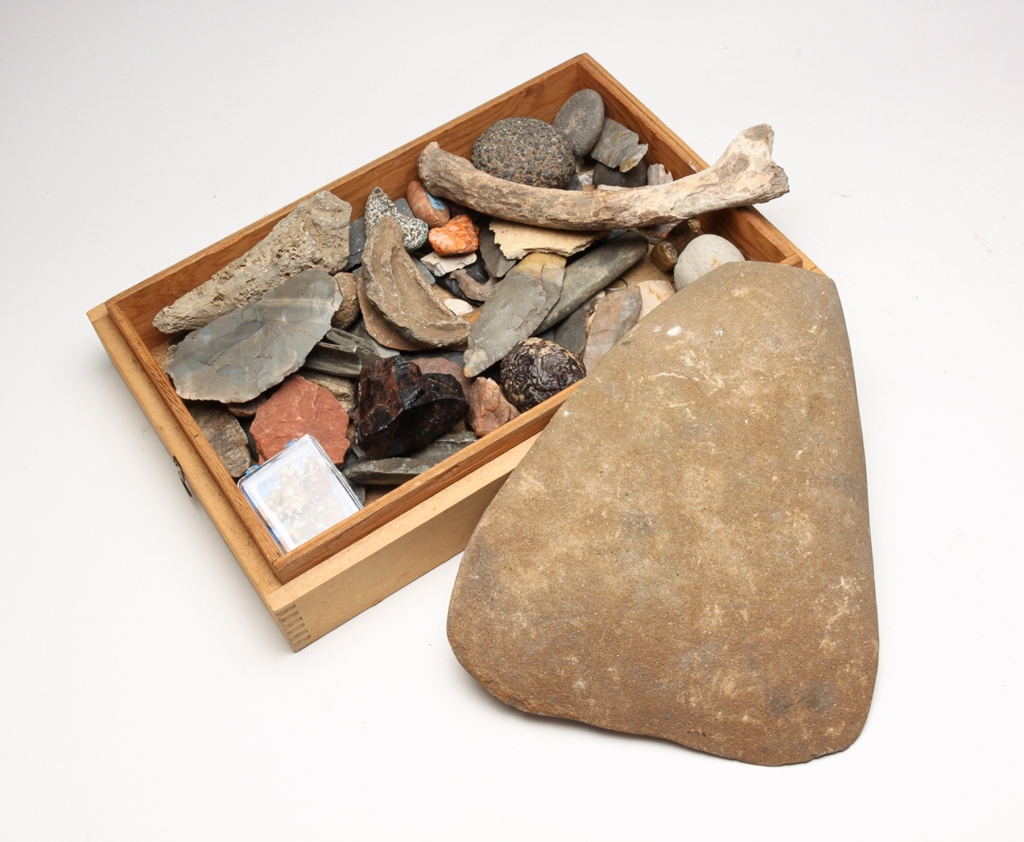 NATIVE AMERICAN ARTIFACTS.