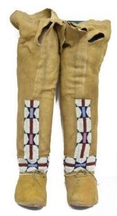 NATIVE AMERICAN BEADED HIDE MO