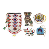 NATIVE AMERICAN BEADWORK LOT: