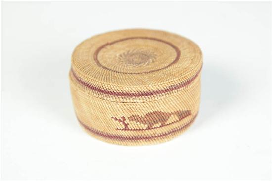 NATIVE AMERICAN LIDDED BASKET. 