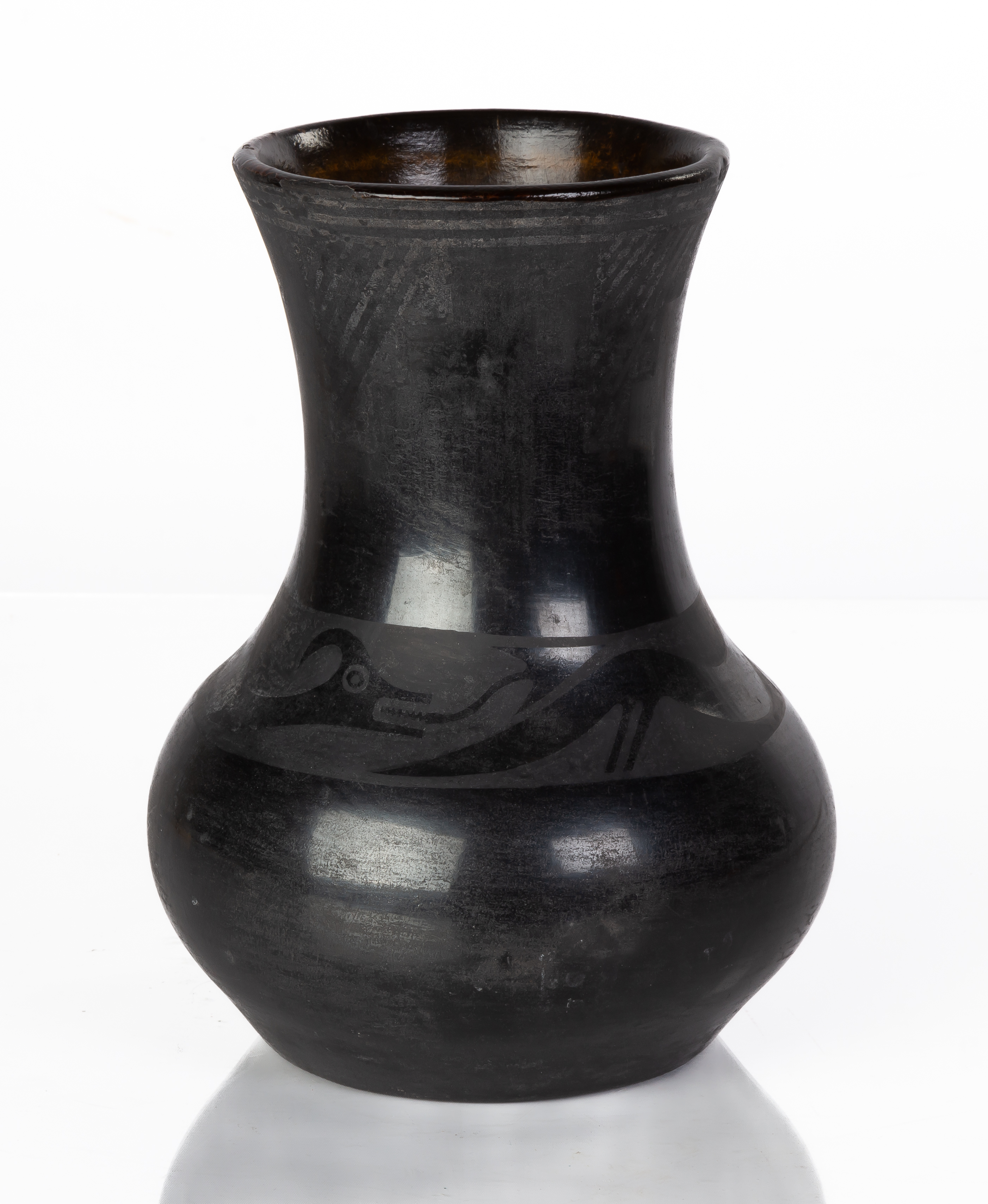 NATIVE AMERICAN POT 20th century.