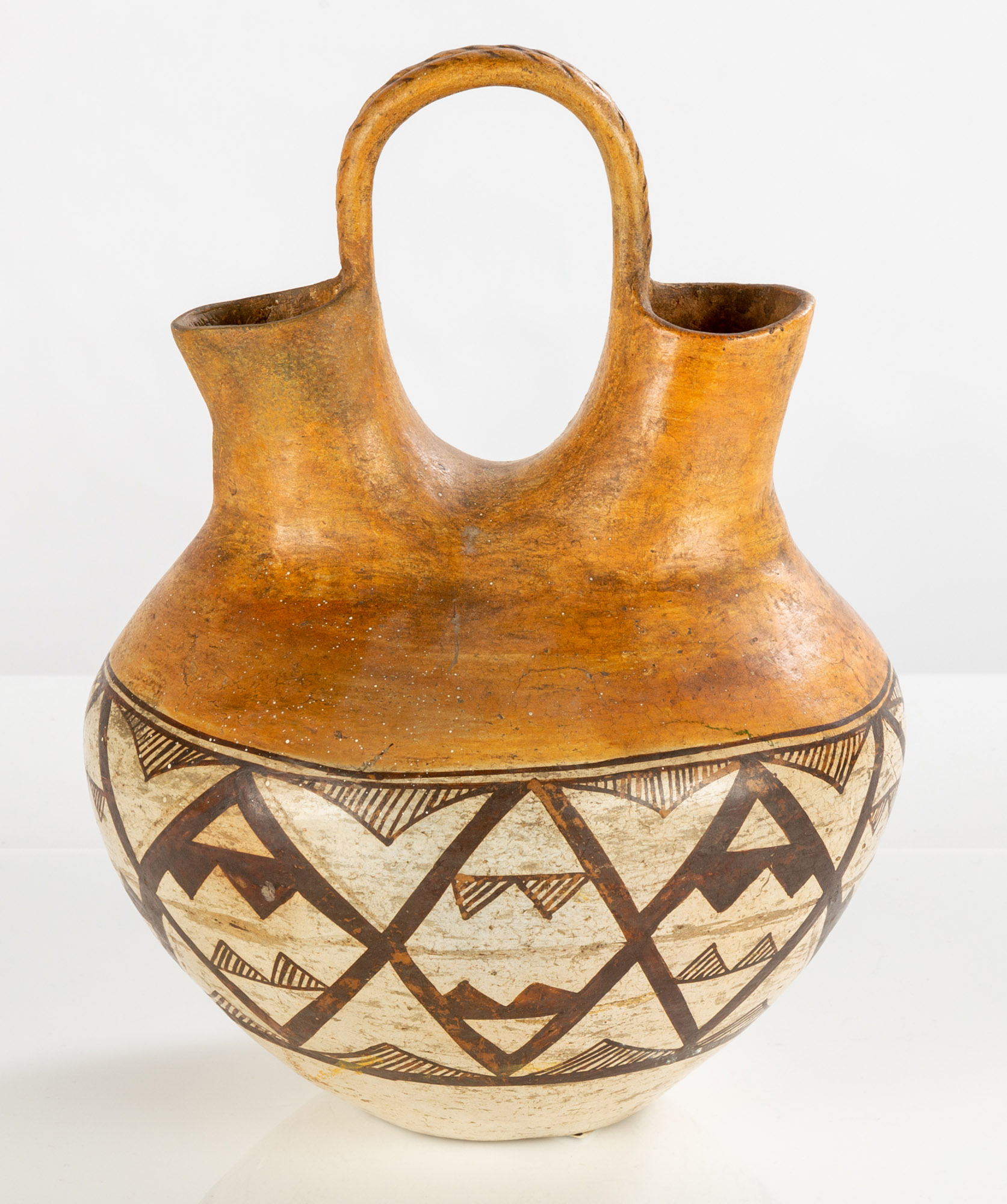 NATIVE AMERICAN POT circa 1900.