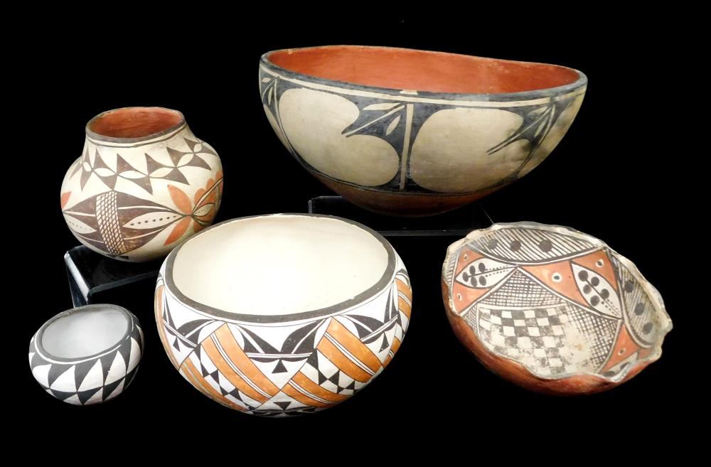 NATIVE AMERICAN POTTERY, 20TH C.,