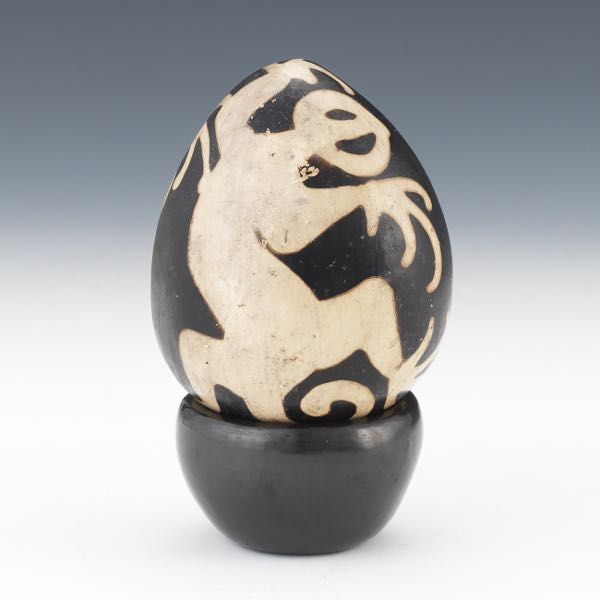 NATIVE AMERICAN POTTERY EGG WITH