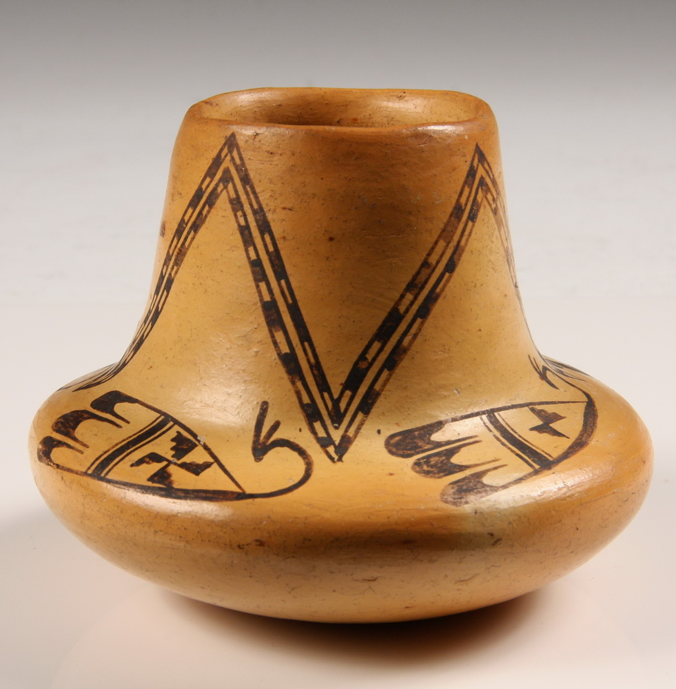 NATIVE AMERICAN POTTERY -
