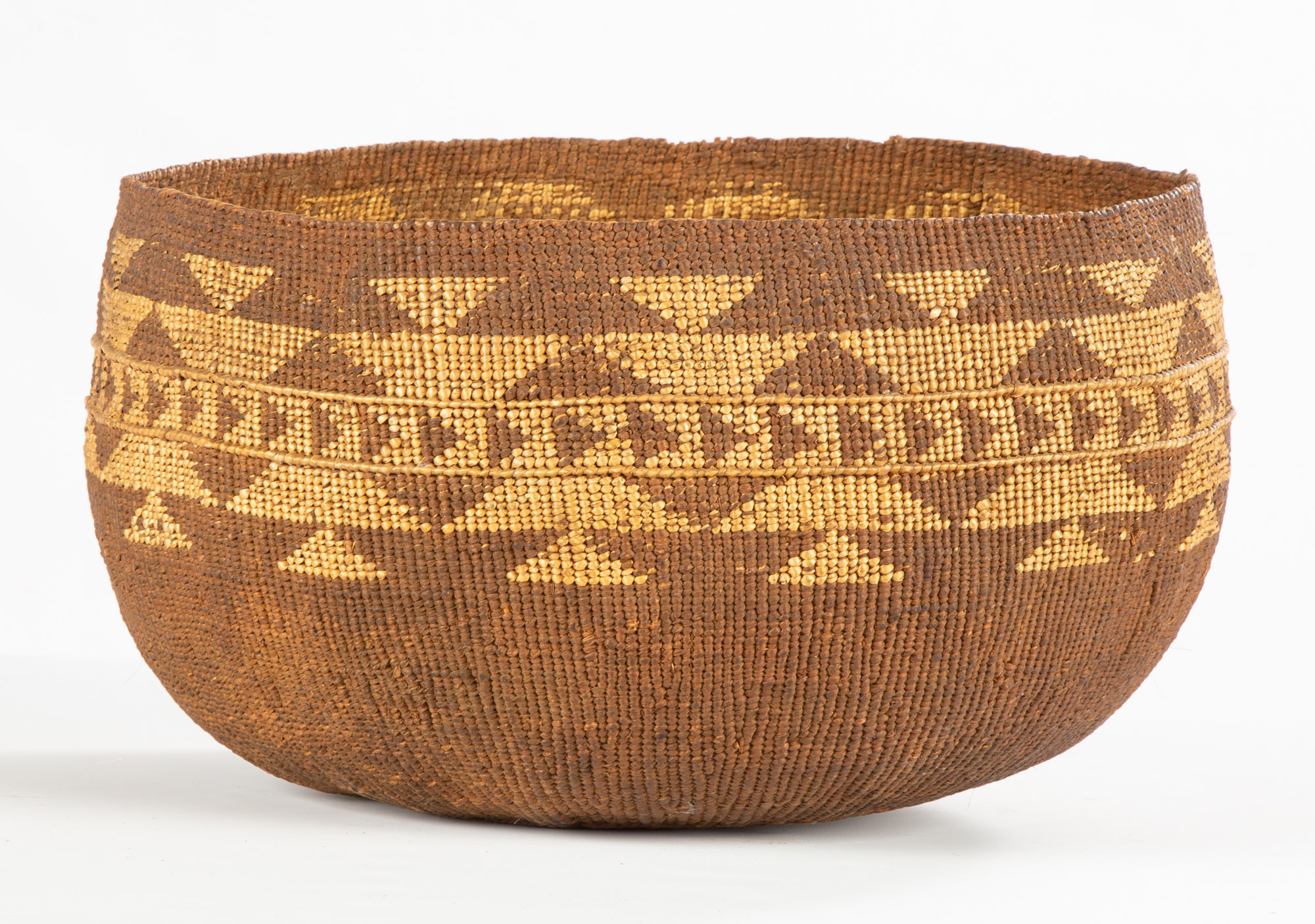 NATIVE AMERICAN WOVEN BASKET