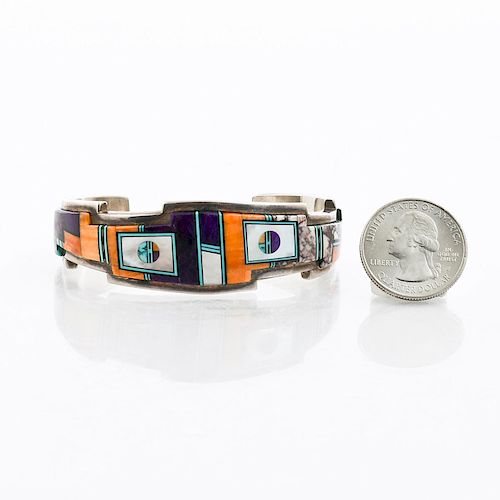 NATIVE AMERICAN ZUNI MUTLISTONE