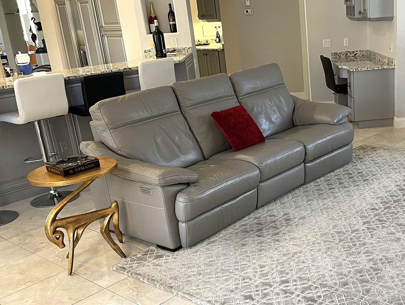 NATUZZI LEATHER SOFA: Natuzzi