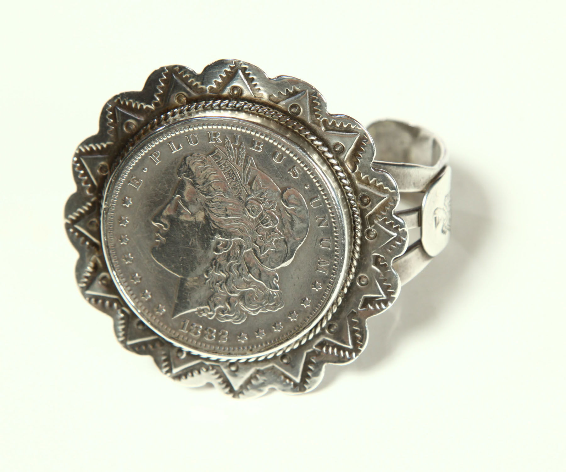 NAVAJO BRACELET.  Mid 20th century.