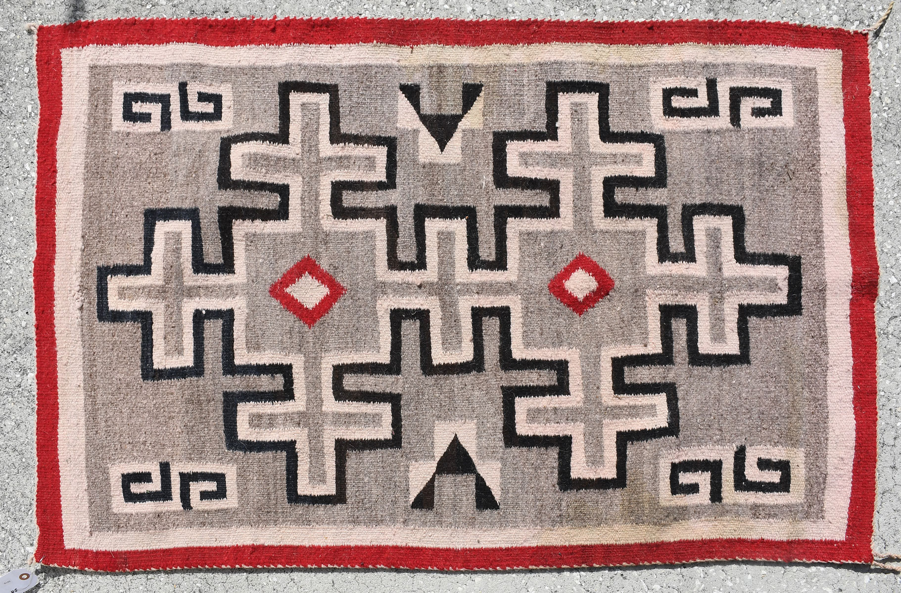 NAVAJO CHILD'S WEARING BLANKET RED,