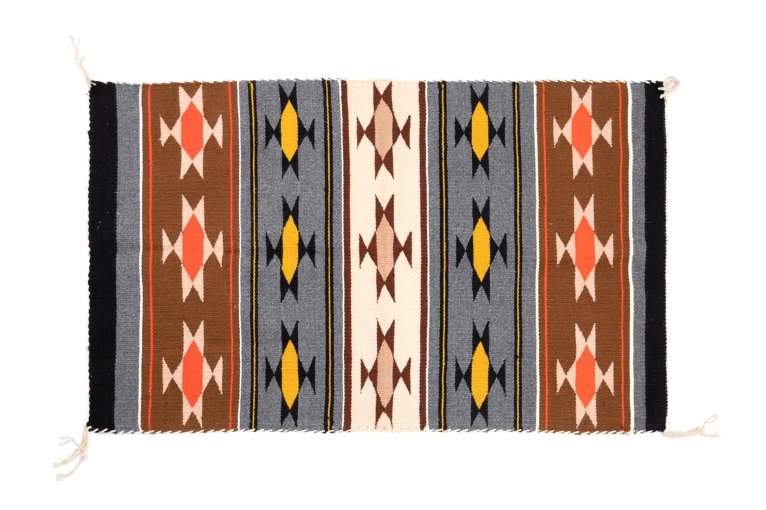 NAVAJO HAND WOVEN CHINLE RUG