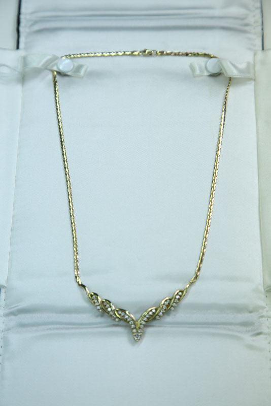NECKLACE. Marked ''14K Italy''