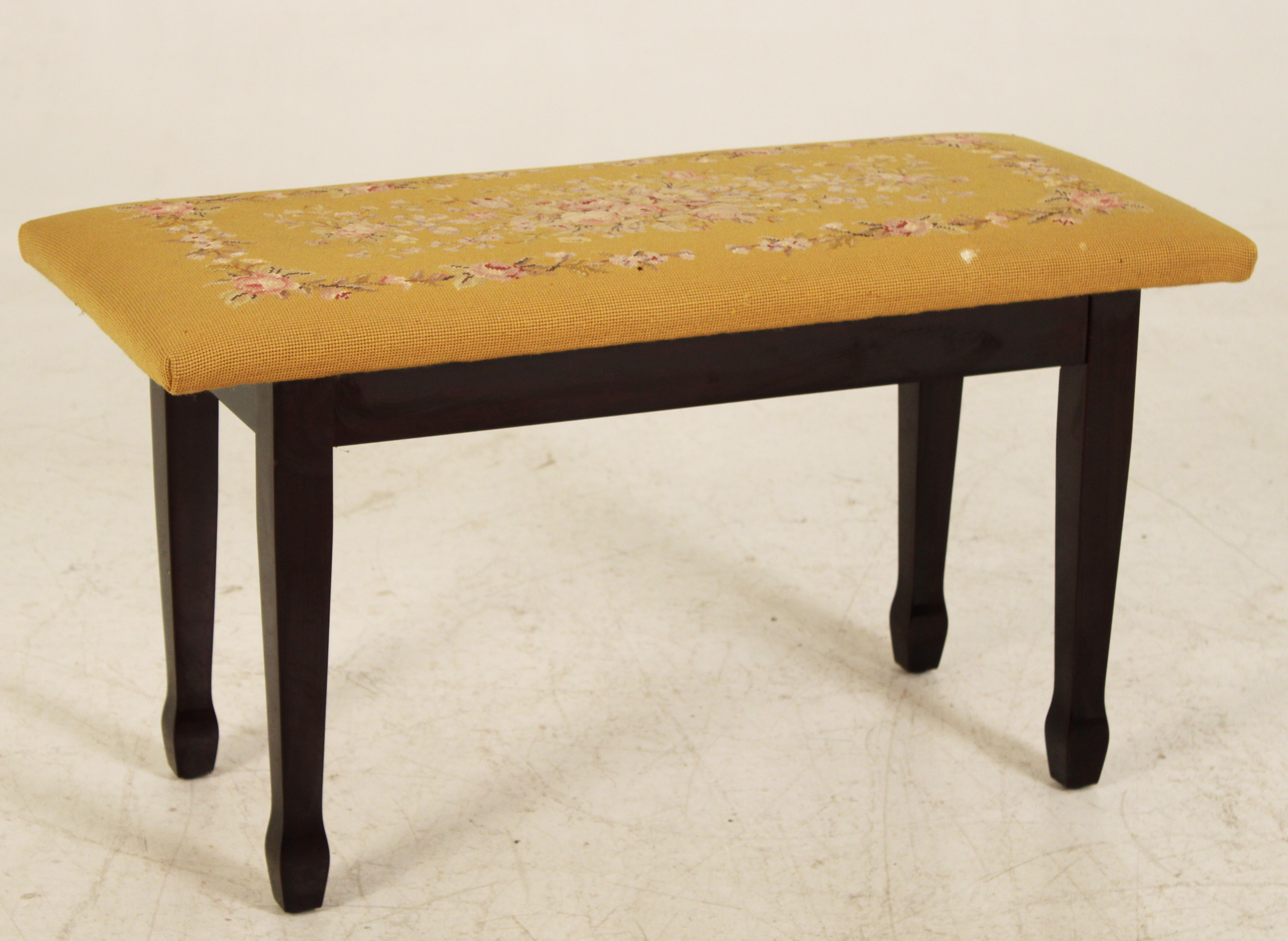 NEEDLEPOINT LIFT TOP PIANO BENCH