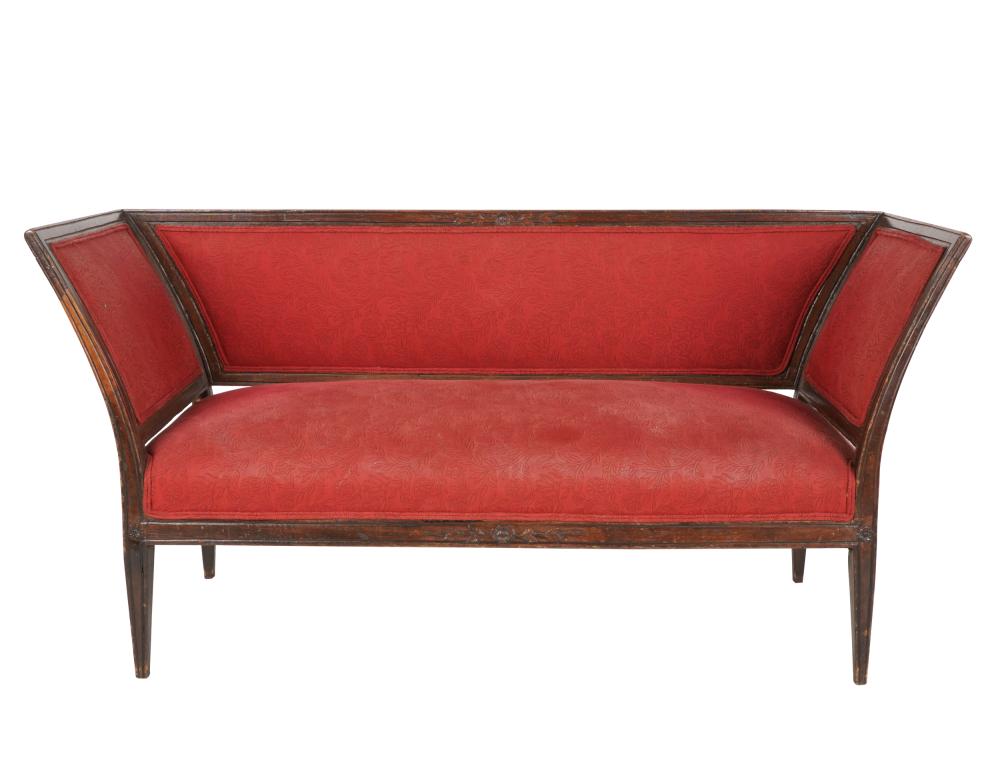 NEOCLASSIC-STYLE SETTEEcarved