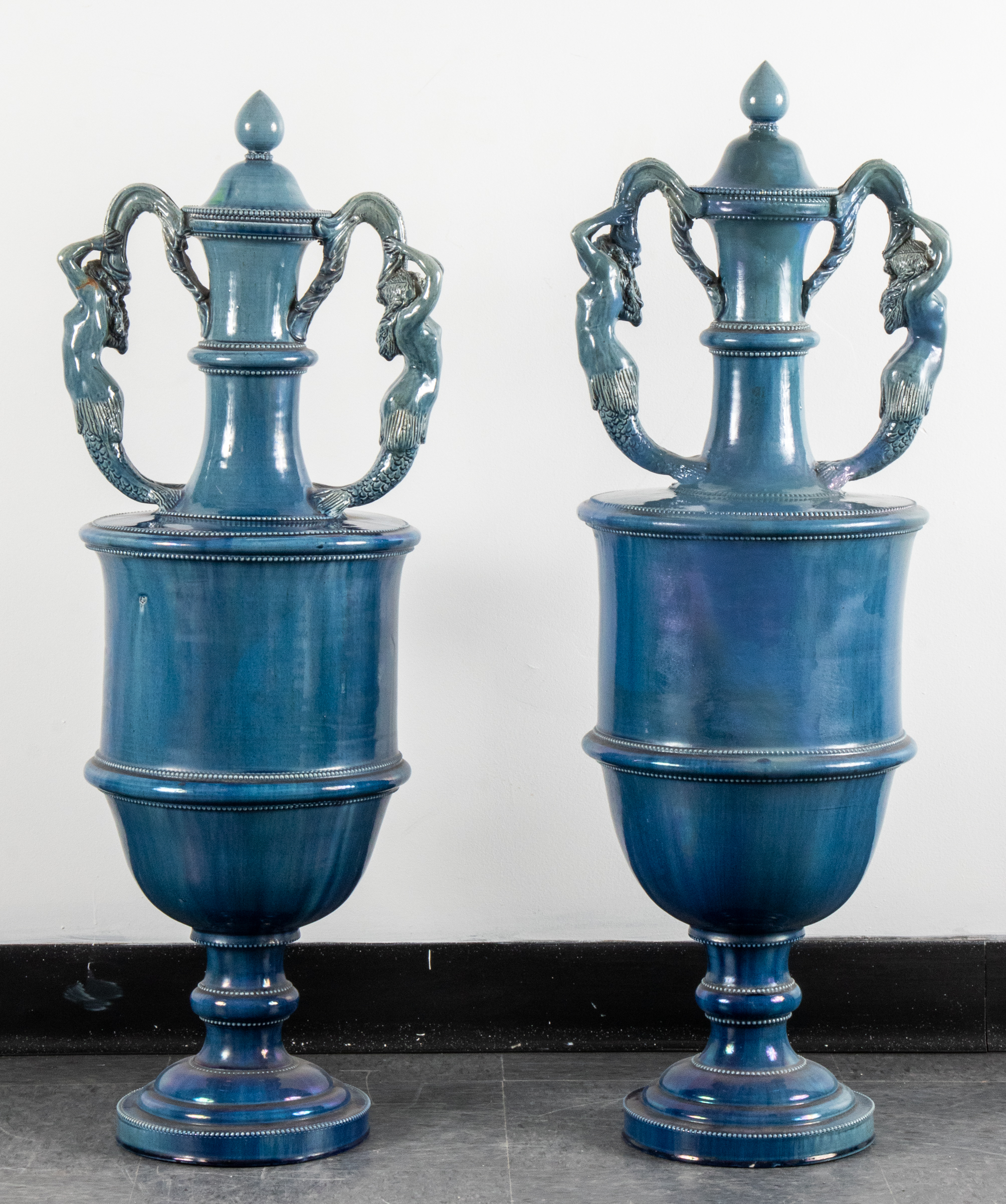 NEOCLASSICAL MERMAID HANDLED