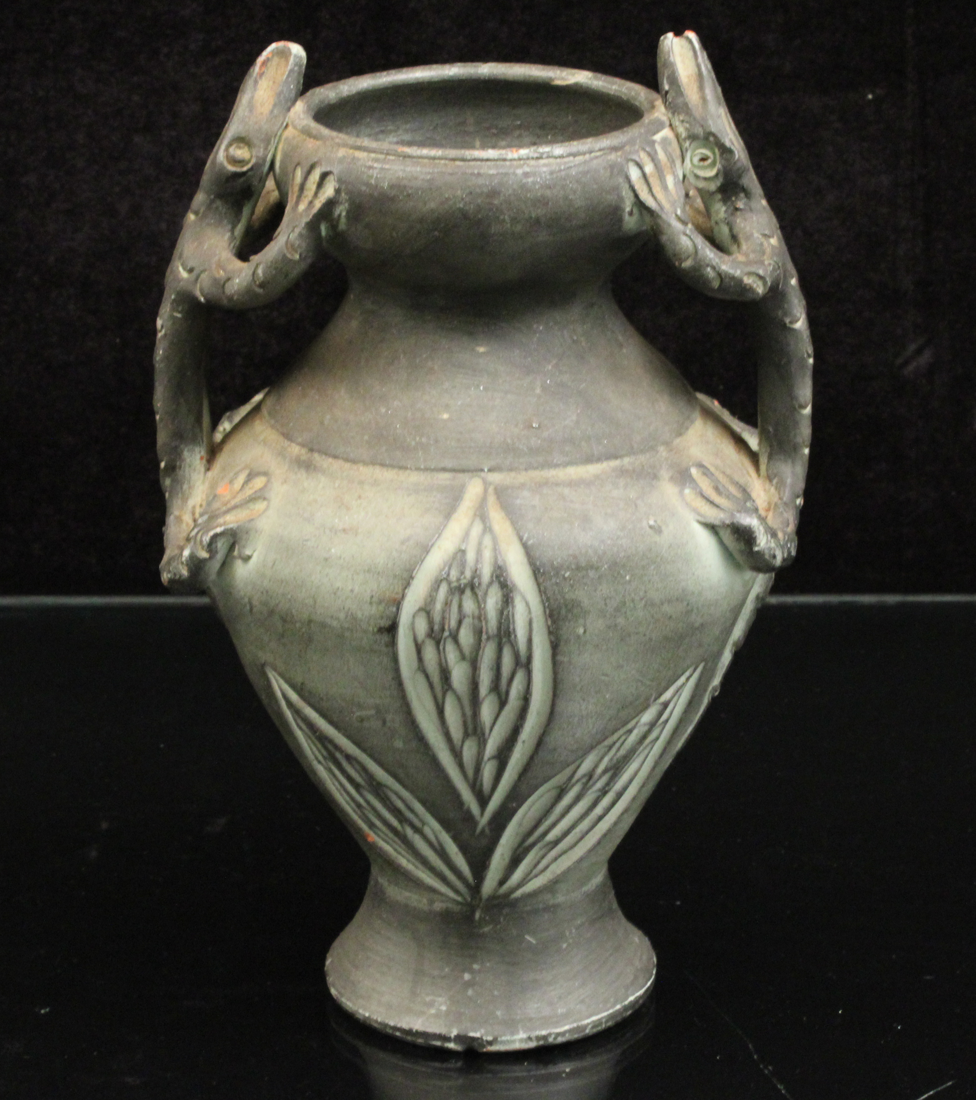 NEOCLASSICAL MEXICAN POTTERY VASE A