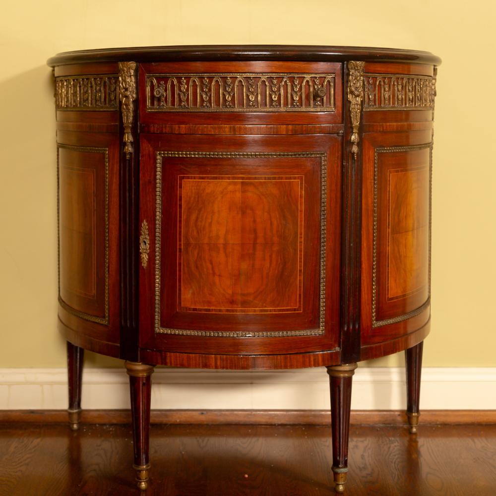 NEOCLASSICAL-STYLE DEMILUNE