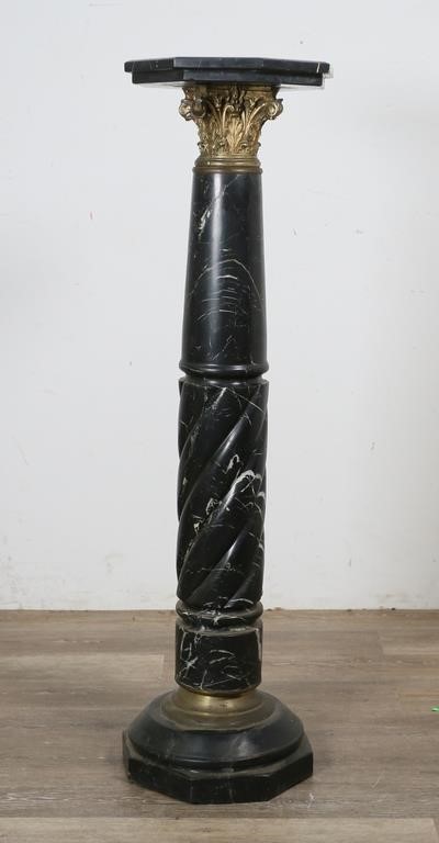 NEOCLASSICAL STYLE MARBLE PLINTH OR