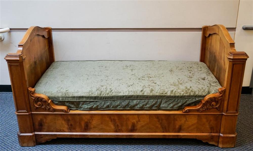 NEOCLASSICAL STYLE WALNUT DAYBED,