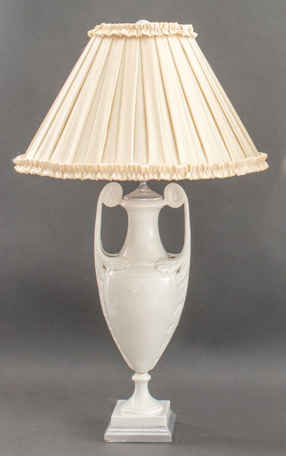 NEOCLASSICAL TASTE WHITE