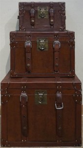 NEST OF THREE FAUX LEATHER STO