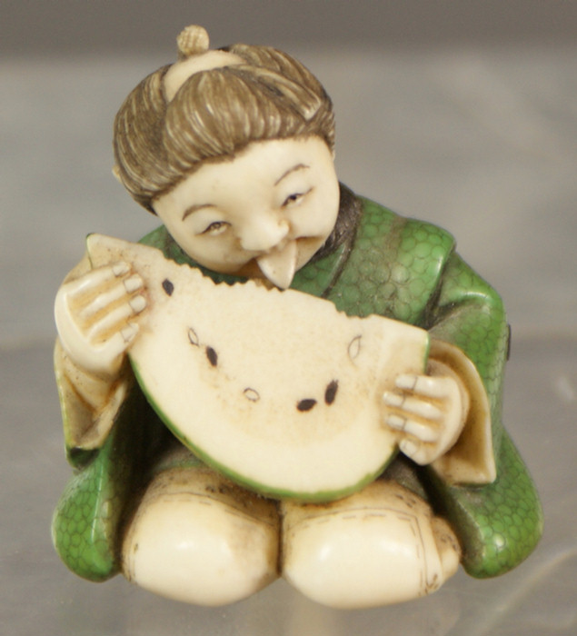 Netsuke Japanese ivory carving of a
