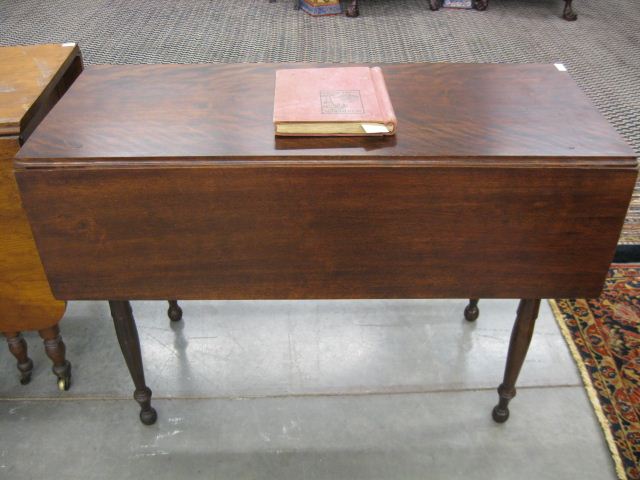 New England Dropleaf Table