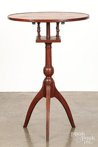 NEW ENGLAND FEDERAL WALNUT TILT TOP
